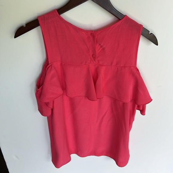 Lightweight Coral Pink Ruffled Top with Bare shoulders Size Small - Picture 7 of 11